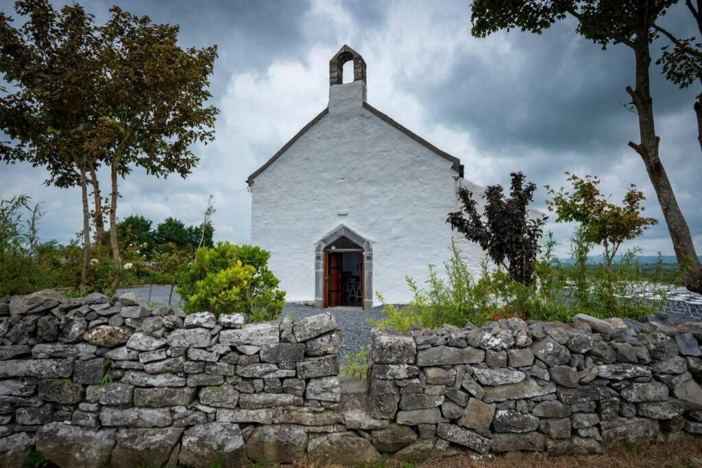 Вілла The Burren Art Gallery Built In 1798 Tubber Екстер'єр фото