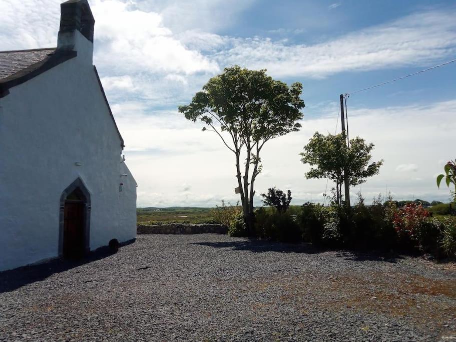 Вілла The Burren Art Gallery Built In 1798 Tubber Екстер'єр фото