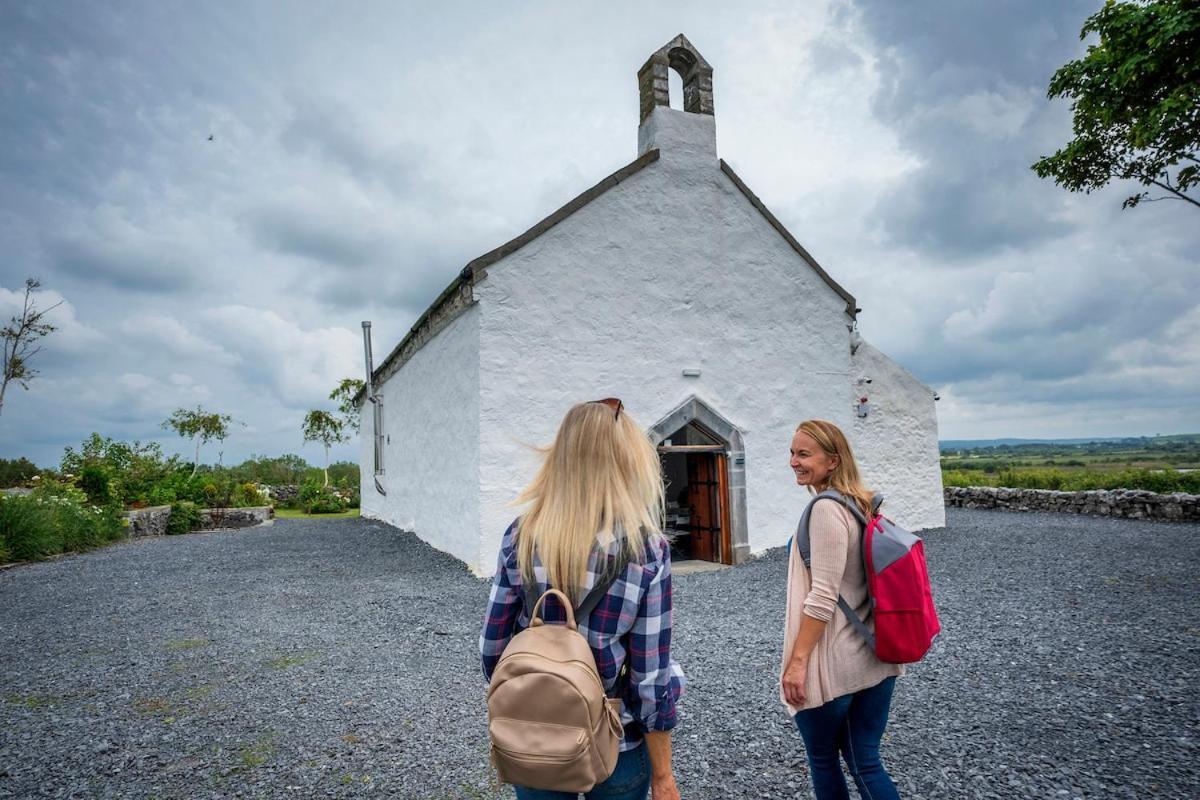 Вілла The Burren Art Gallery Built In 1798 Tubber Екстер'єр фото